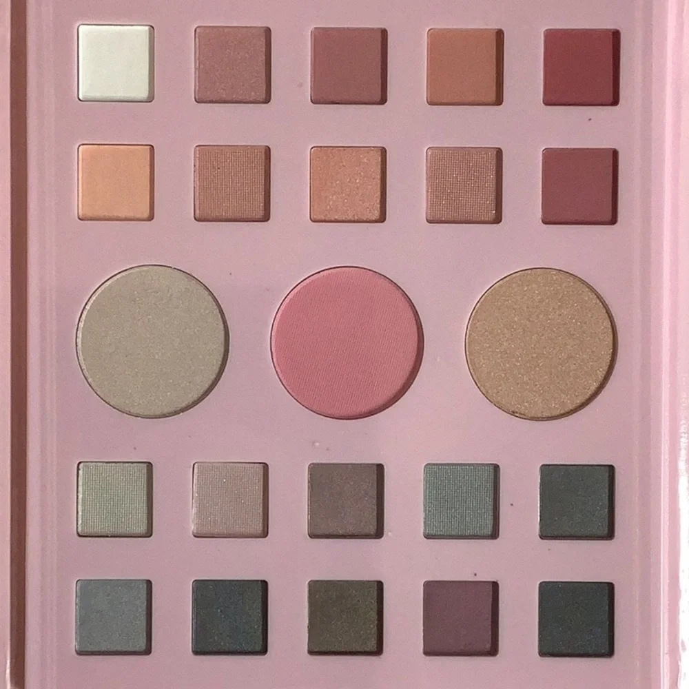 Claire's Sparkling Pink Gem Makeup Palette & Shimmer Very Berry Body Mist. New